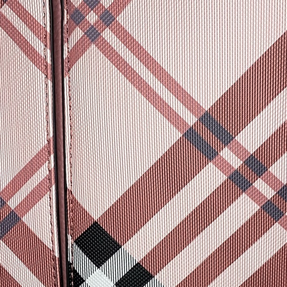 NWT Large handbag/tote. Pink & Black 17"x11"x 5" - Picture 4 of 5